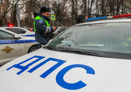Девять россиян получили травмы в ДТП с участием микроавтобуса