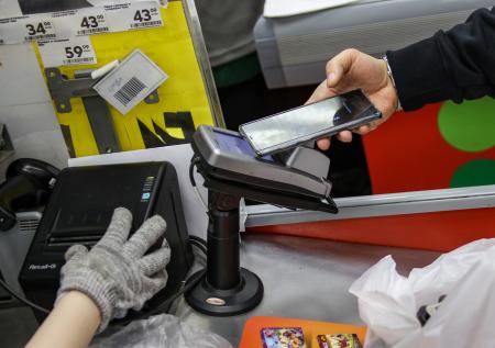 Карты «Мир» добавят в Apple Pay