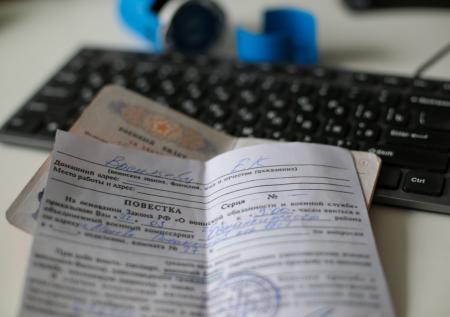 Адвокату Чикову пожаловались на хамство военкомов тяжелобольным