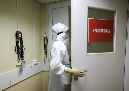 Главврачи пригласили Зюганова, Лозу и Шукшину в морги «красных зон»
