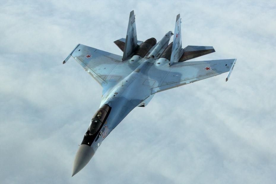 Истребитель Су-35 