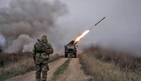 Стало известно об усилении хаотичных ударов ВСУ из РСЗО по Волчанску