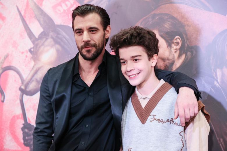 Актер Сергей Марин и актер Кай Гетц на премьере фильма «Гром: Трудное детство» в кинотеатре «Каро 11 Октябрь» на Новом Арбате