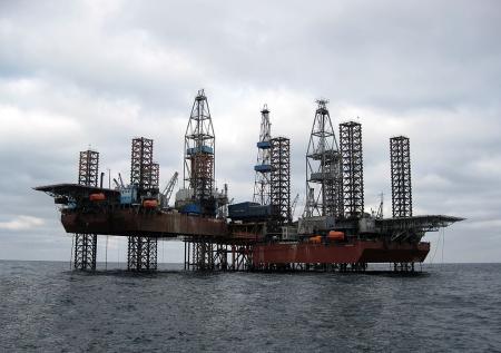 «Буровую мы потушим, а они Украину нет»: эксперт про удар по газовой вышке