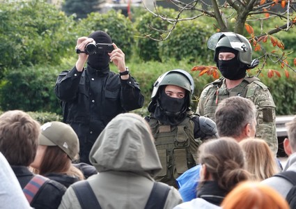 Милиционеры в Гродно распылили газ в лицо 13-летней девочке