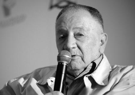Умер автор образа олимпийского мишки Виктор Чижиков