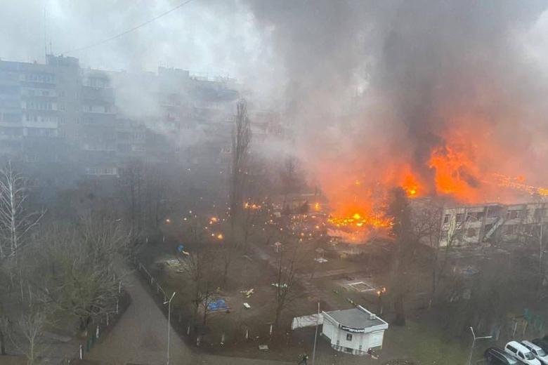 На месте падения вертолета в Броварах, Украина