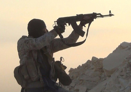 Сирийские боевики захватили ведущую в Алеппо трассу