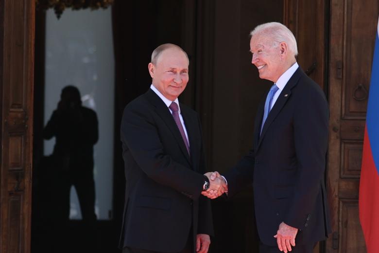 Владимир Путин и президент США Джо Байден