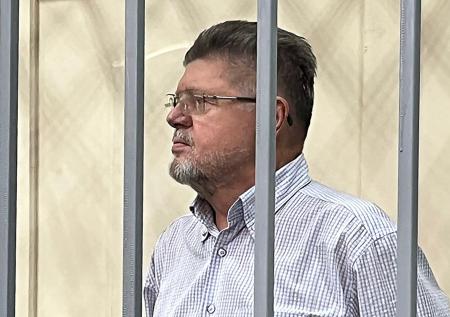 Бывшего главного нарколога Минздрава Брюна оставили под домашним арестом