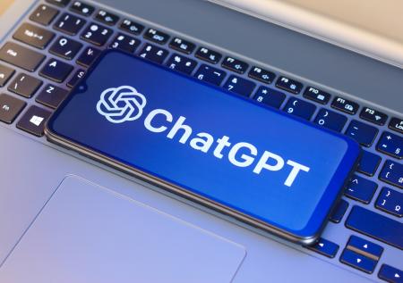 Поломку ChatGPT заметили по всему миру