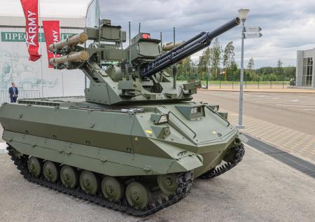 Боевые роботы «Уран-9» и «Нерехта» поступят в российские войска в 2022 году