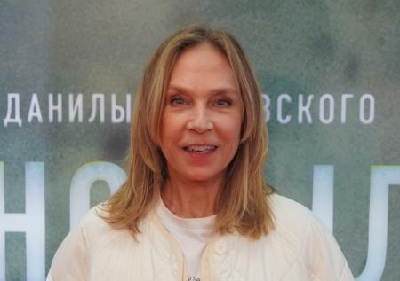 Курьер на электровелосипеде сбил экс-главреда Vogue Долецкую в Москве