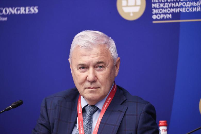 Анатолий Аксаков