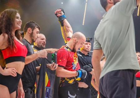 Доминирующий чемпион: Магомедов выиграл на ACA в Сочи, стучится в UFC
