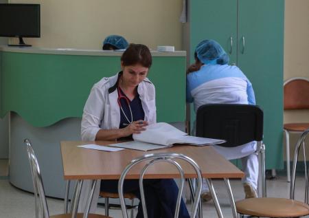 Рошаль назвал возможную причину массового оттока врачей из профессии