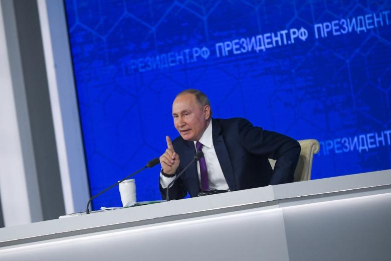 Президент РФ Владимир Путин на большой ежегодной пресс-конференции