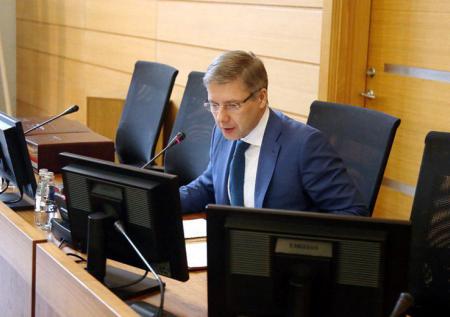 Бывший мэр Риги Нил Ушаков официально подал в отставку