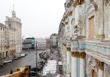 Жители Харькова срочно распродают квартиры