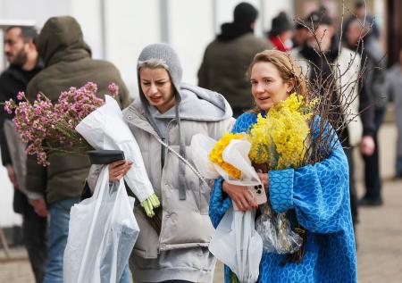 «Дорожают»: какова накрутка цен на цветы перед 8 Марта, где лучше покупать