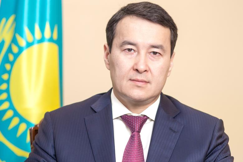 Алихан Смаилов