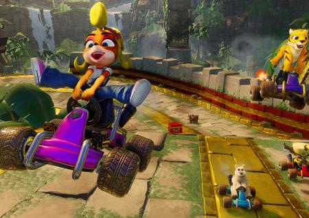 Crash Team Racing несправедливо обогнала Minecraft в британском чарте