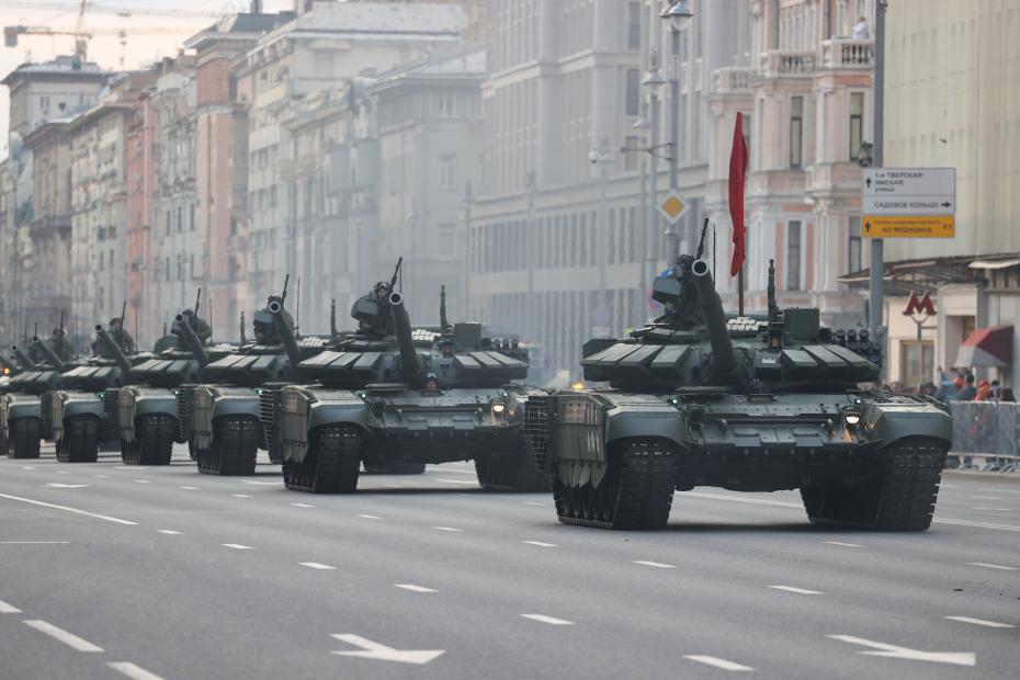Первая ночная репетиция парада Победы на Тверской