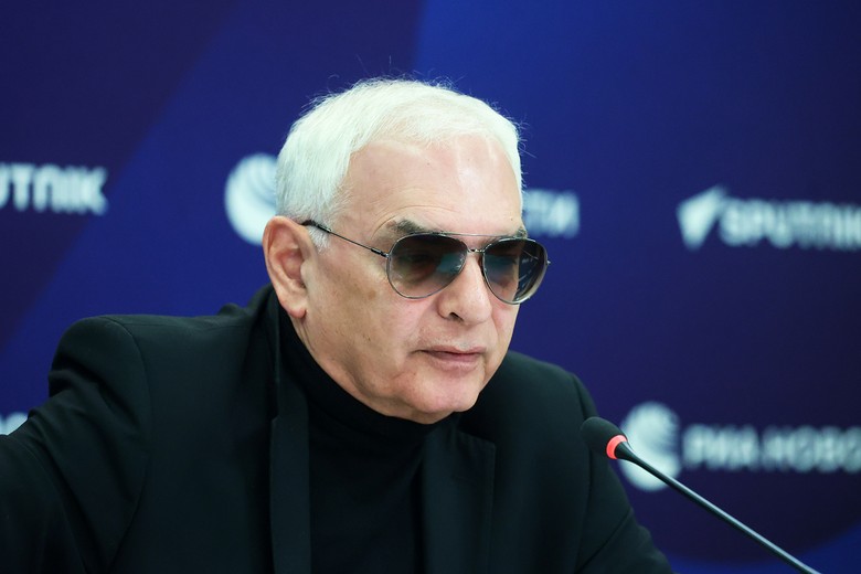 Карен Шахназаров