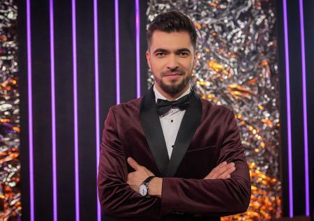 Ведущий «Маски» заинтриговал полуфинальными событиями