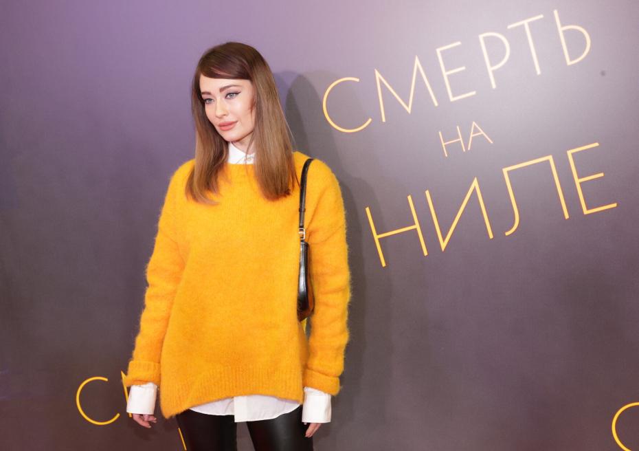 Певица Саша Попова