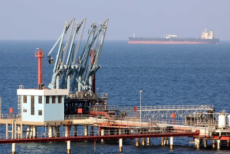 Замок на экспорт: в нефтяной блокаде Ливии ищут руку России 